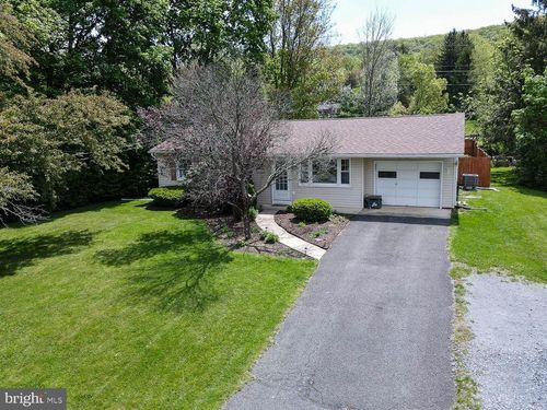 648 Kansa Ave, Pennsylvania Furnace, PA, 16865-9706 | Card Image