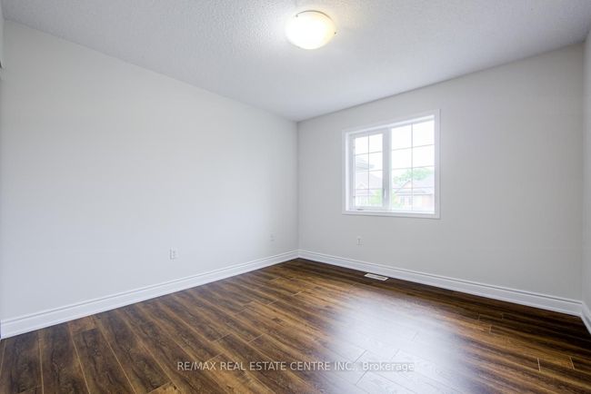 359 Bussel Cres, House attached with 3 bedrooms, 3 bathrooms and 1 parking in Milton ON | Image 19