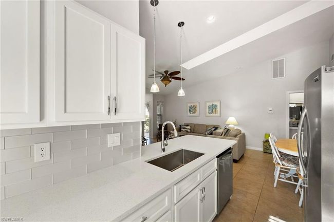 APT-31 - 1413 Sw 51 St Ln, Condo with 2 bedrooms, 2 bathrooms and null parking in CAPE CORAL FL | Image 16