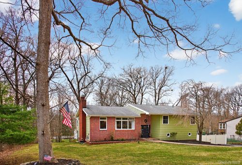 313 Chestnut Ave, New Windsor, NY, 12553-2103 | Card Image
