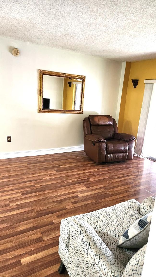 APT-203 - 4156 Inverrary Dr, Condo with 1 bedrooms, 1 bathrooms and null parking in Lauderhill FL | Image 9
