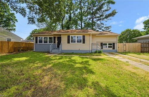 749 Holladay Ln, Virginia Beach, VA, 23455-5724 | Card Image