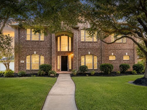 501 Falcon Lake Dr, Friendswood, TX, 77546-5467 | Card Image