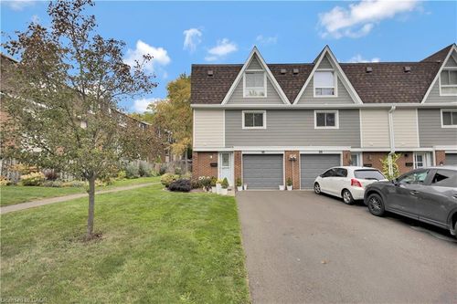 90 Ann St, Dundas, ON, L9H5P1 | Card Image