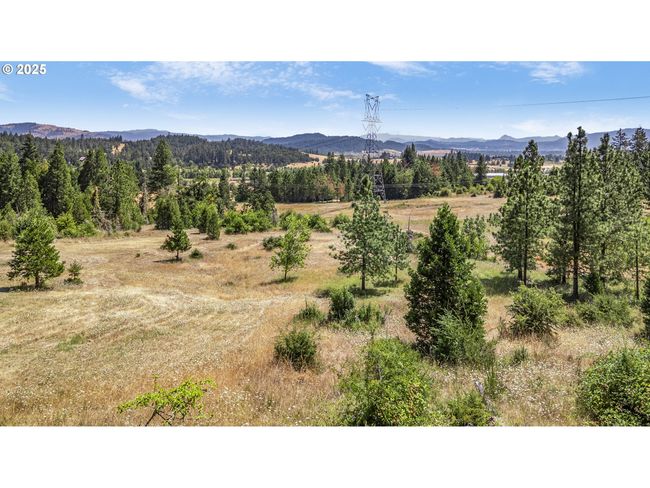 32810 Sisters Loop, House other with 3 bedrooms, 2 bathrooms and 2 parking in Eugene OR | Image 7