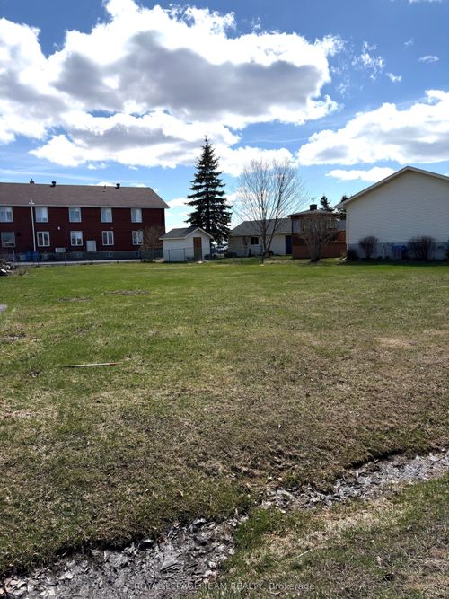 94 Simcoe Street, South Stormont, ON, K0C1P0 | Card Image