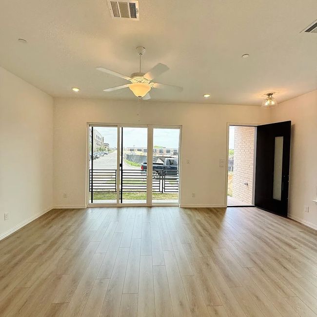1225 Doris May Dr, Townhouse with 3 bedrooms, 3 bathrooms and null parking in Allen TX | Image 5