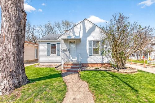 10004 Manoa Ave, Brooklyn, OH, 44144-2307 | Card Image