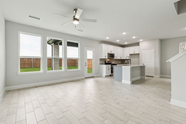 1208 Triton Ln, House other with 4 bedrooms, 3 bathrooms and null parking in Dallas TX | Image 9