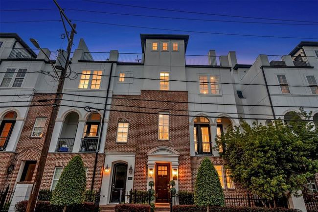 1818 Dart St, House other with 3 bedrooms, 5 bathrooms and 2 parking in Houston TX | Image 39