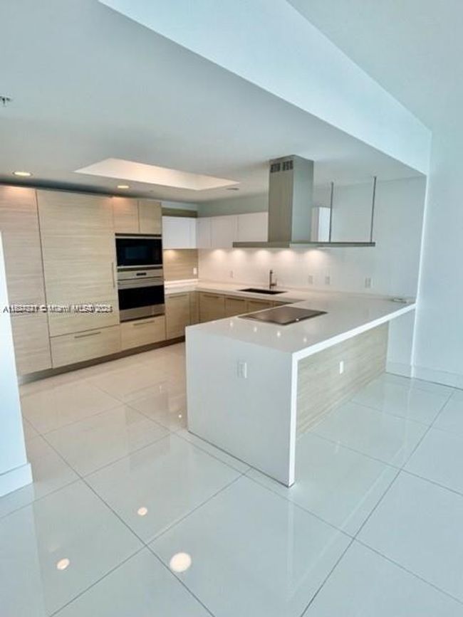 APT-2305 - 17301 Biscayne Blvd, Condo with 2 bedrooms, 3 bathrooms and null parking in Aventura FL | Image 8