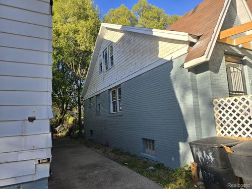 14881 Mapleridge St, Detroit, MI, 48205-3022 | Card Image