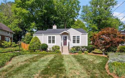 822 Bellview St, Winston-Salem, NC, 27103-3506 | Card Image