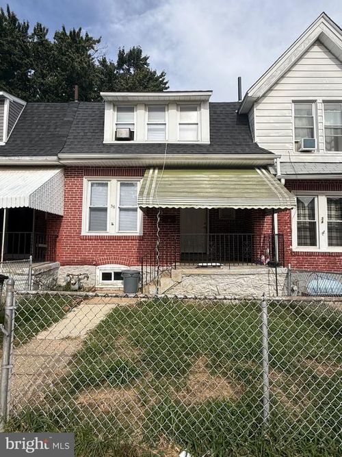 36 Spruce St, MARCUS HOOK, PA, 19061-4631 | Card Image