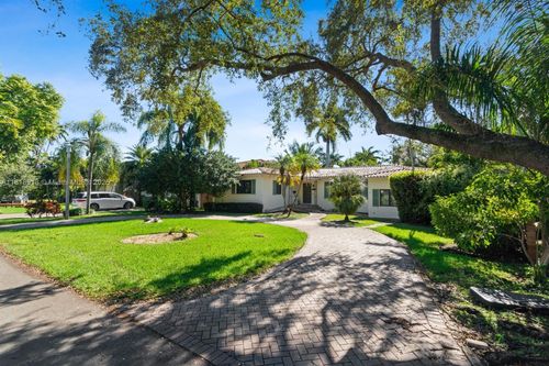 1020 Ne 98th St, Miami Shores, FL, 33138-2506 | Card Image
