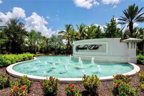 8008 Signature Club Cir, NAPLES, FL, 34113-1756 | Card Image