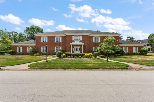 18 Glen Eagles Dr, Schererville, IN, 46375-2922 | Card Image