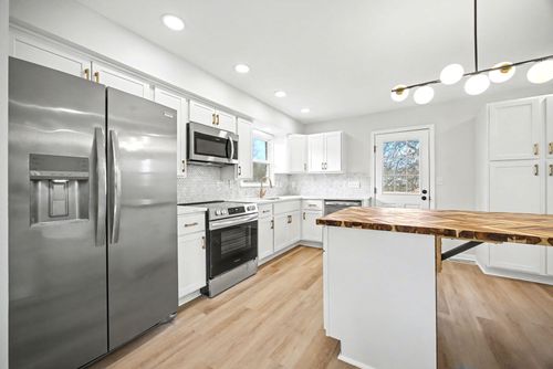 4537 Mandeville Way, Lexington, KY, 40515-4738 | Card Image