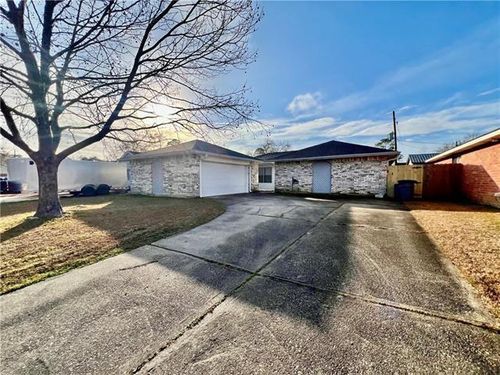 107 Dixie Cir, Slidell, LA, 70458-1232 | Card Image