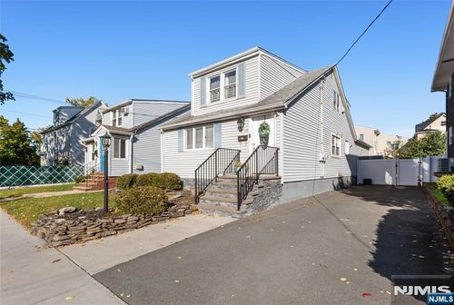 15 Anderson Ave, Wallington, NJ, 07057-1014 | Card Image