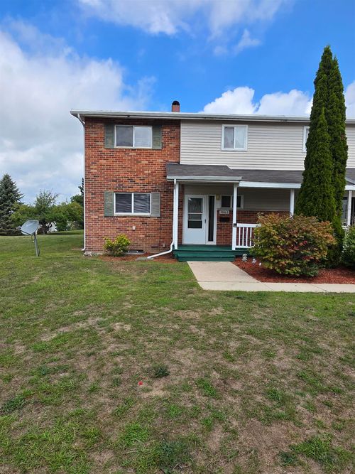 9806B Minnesota Street, Oscoda Charter Township, MI, 48750 | Card Image
