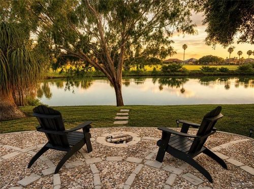 32 Lakewood Dr, Laguna Vista, TX, 78578-2857 | Card Image