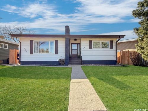 270 2nd Ave Se, Swift Current, SK, S9H3J2 | Card Image