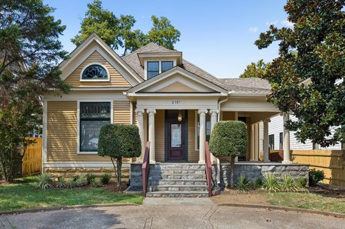 2107 10th Ave S, Nashville, TN, 37204-2008 | Card Image