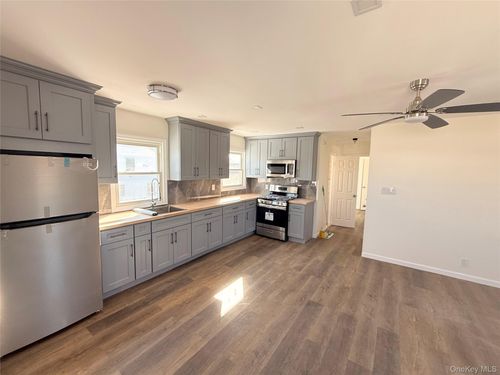 351 Roquette Ave, Floral Park, NY, 11001-3539 | Card Image