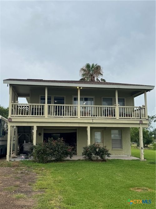 303 E Bay Ave, Seadrift, TX, 77983-3916 | Card Image