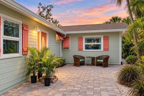 8302 Midnight Pass Rd, SARASOTA, FL, 34242-2704 | Card Image