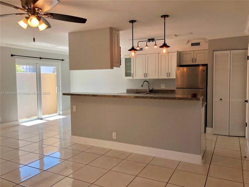 15820 Sw 90th Ct, Palmetto Bay, FL, 33157-1948 | Card Image