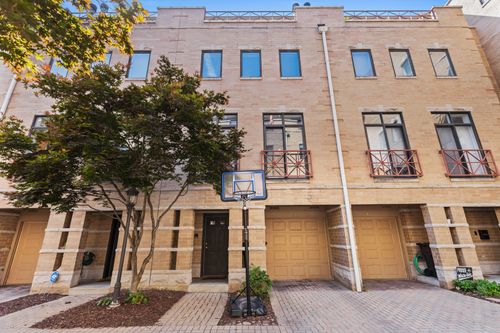 3-1350 W Byron St, Chicago, IL, 60613-6321 | Card Image