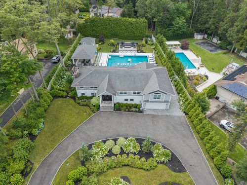 22 Beaumont Dr, Melville, NY, 11747-3402 | Card Image