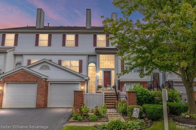 49573 Donovan Boulevard, Condo with 2 bedrooms, 2 bathrooms and null parking in Plymouth Twp MI | Image 1