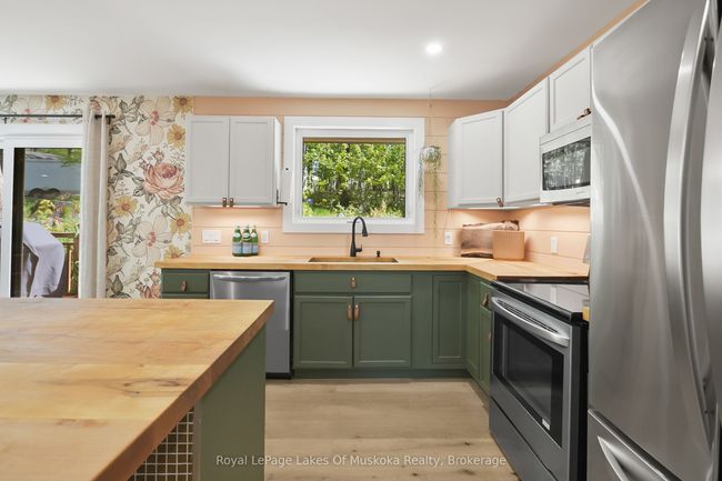 30 Todholm Dr, House other with 4 bedrooms, 3 bathrooms and 10 parking in Port Carling ON | Image 9