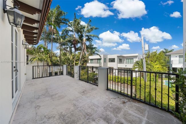B - 464 Fernwood Rd, Townhouse with 3 bedrooms, 3 bathrooms and null parking in Key Biscayne FL | Image 33