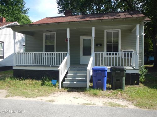 305 Stough Aly, Kinston, NC, 28501-4448 | Card Image