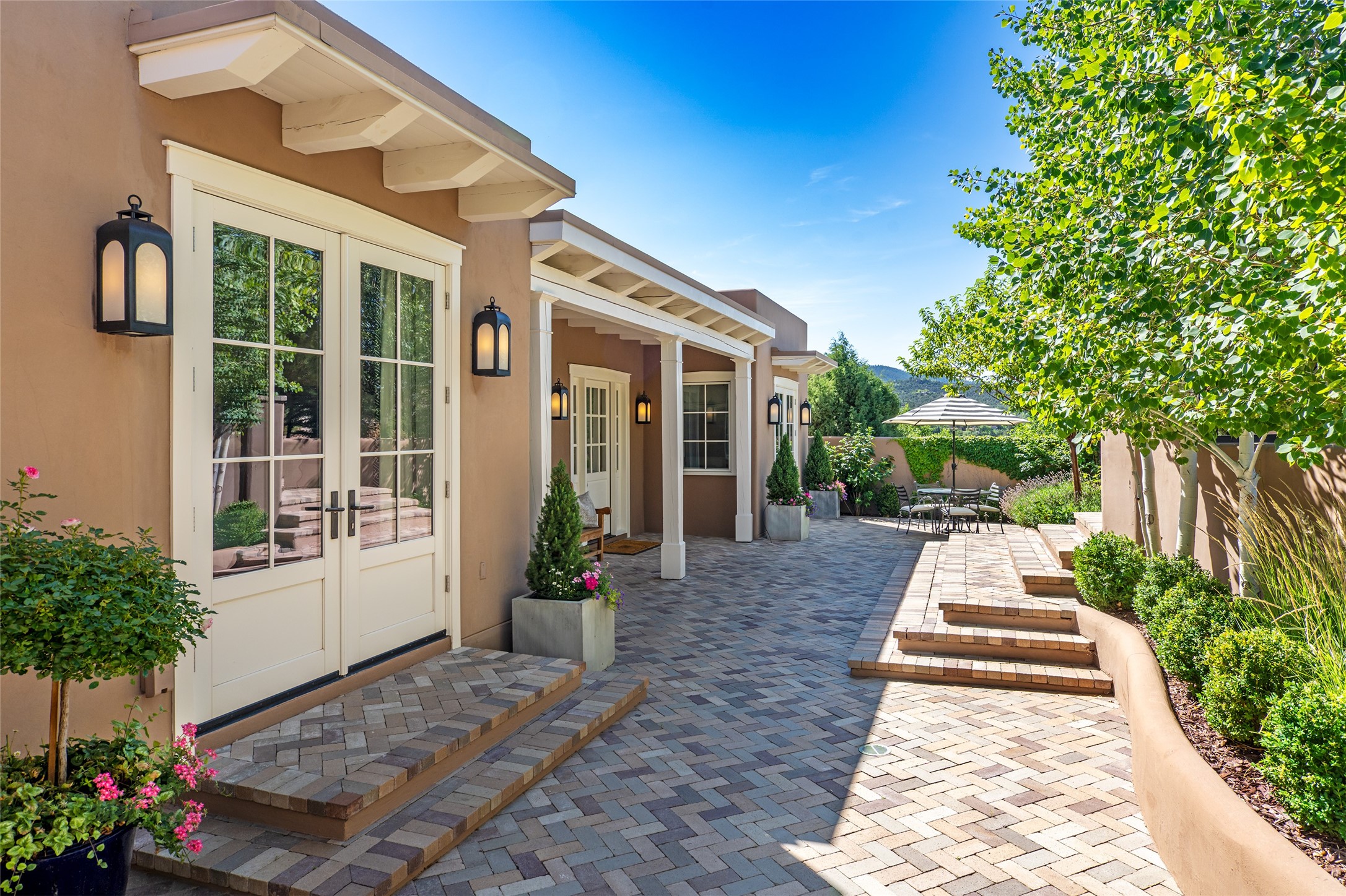 Las Colinas Dr, Santa Fe, NM 87501