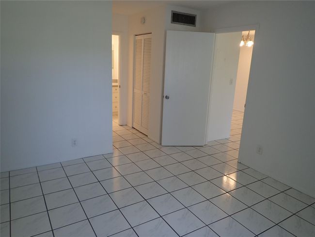 APT-202B - 2700 Riverside Dr, Condo with 1 bedrooms, 1 bathrooms and null parking in Coral Springs FL | Image 4