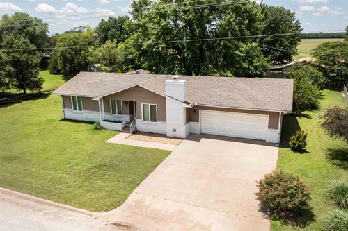 703 Lucky Ln, Argonia, KS, 67004-9307 | Card Image