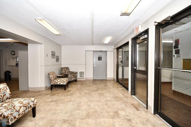 Lobby | Image 30