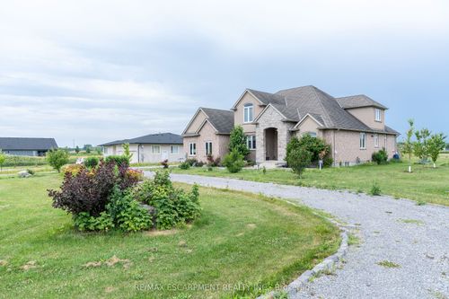 270 Farr St, Fenwick, ON, L0S1C0 | Card Image
