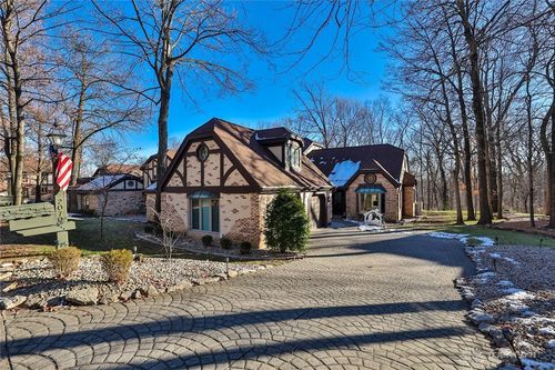 2070 Settlers Trl, Vandalia, OH, 45377-3275 | Card Image