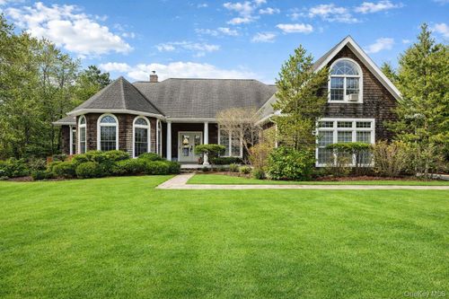 21 Corbett Dr, East Quogue, NY, 11942-3840 | Card Image