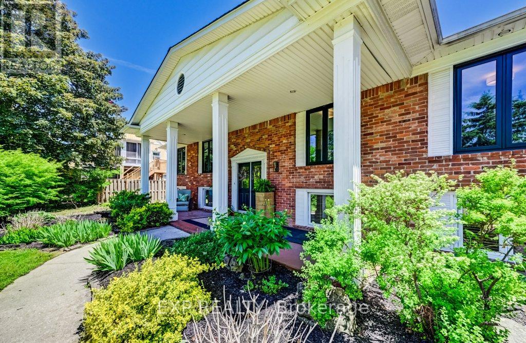 Residential in Hamilton (Waterdown) 3