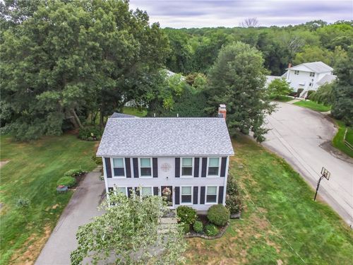 18 Woodcrest Dr, Johnston, RI, 02919-3311 | Card Image