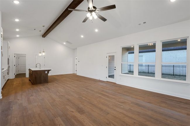 High Beam Vaulted Ceiling | Image 8