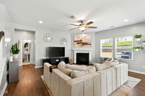 3413 Longleaf Estates Dr, Raleigh, NC, 27616-4002 | Card Image