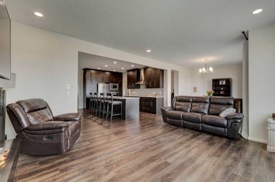 437 Kings Heights Dr Se, House detached with 3 bedrooms, 3 bathrooms and 4 parking in Airdrie AB | Image 3